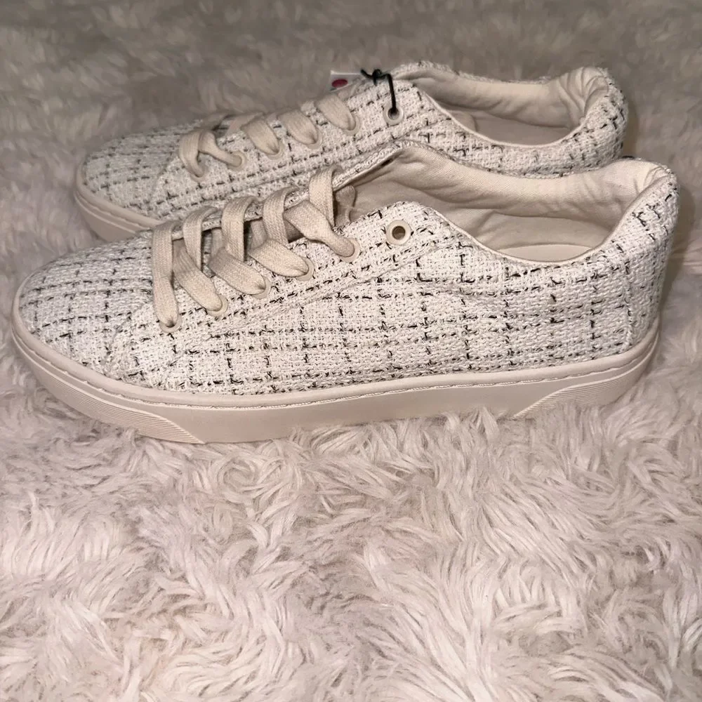 ZARA sneakers size 8. Plaid design sneakers. Beige color. New never worn. W/tags